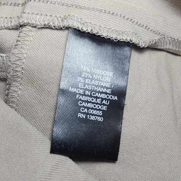 RW&Co Modern Stretch Cropped Legging - Picture 8 of 10
